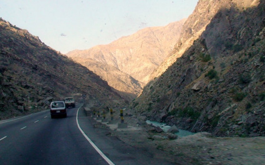 В Афганистане машина со школьниками упала в реку, есть погибшие