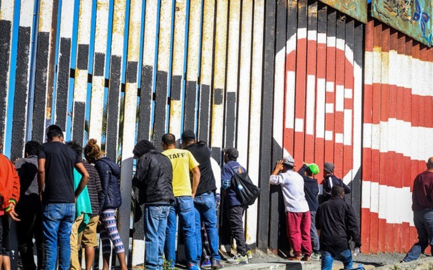 В Мексике назвали число находящихся в стране мигрантов в составе караванов