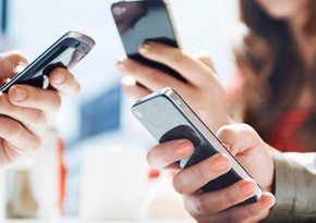 В Азербайджане продлены лицензии операторов мобильной связи