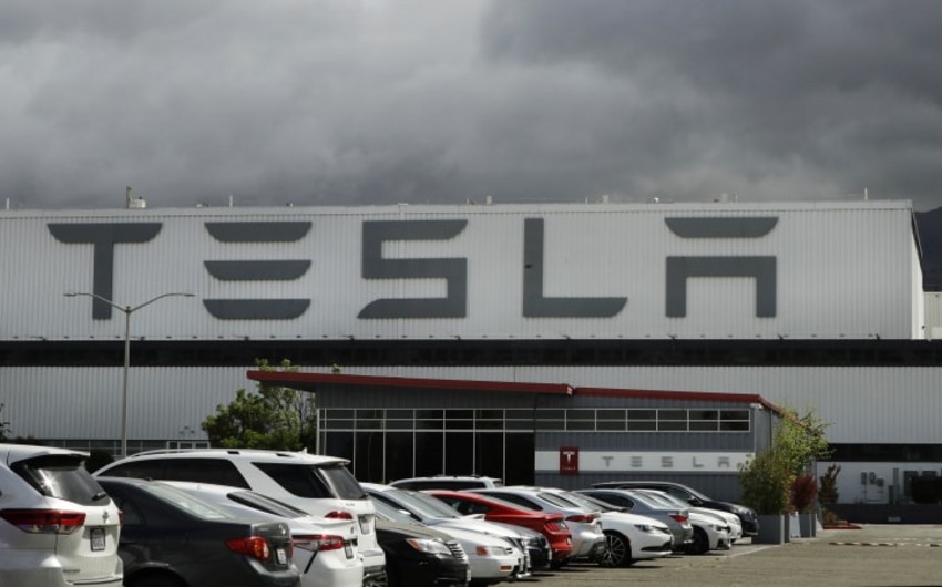 “Tesla” satışlarının təxminən 30 % artdığını açıqlayıb