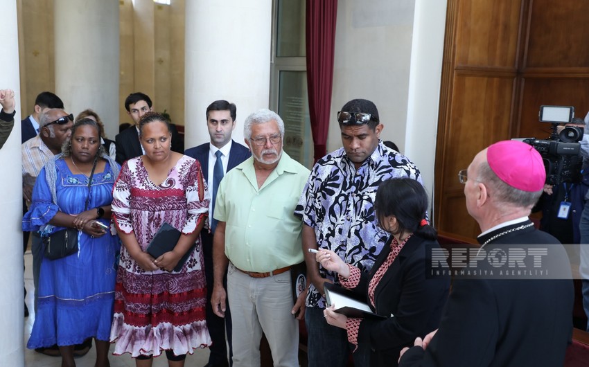 Делегация Конгресса Новой Каледонии посетила католическую церковь в Баку