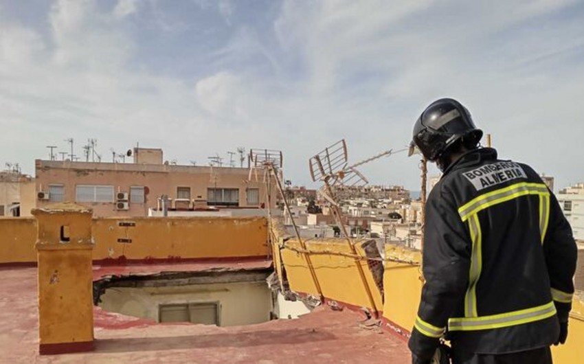 Five-story building collapses due to storm in Spain