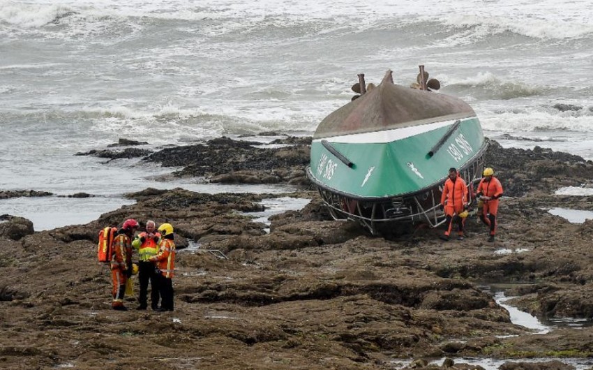 Fransada gəminin çevrilməsi nəticəsində 3 nəfər ölüb