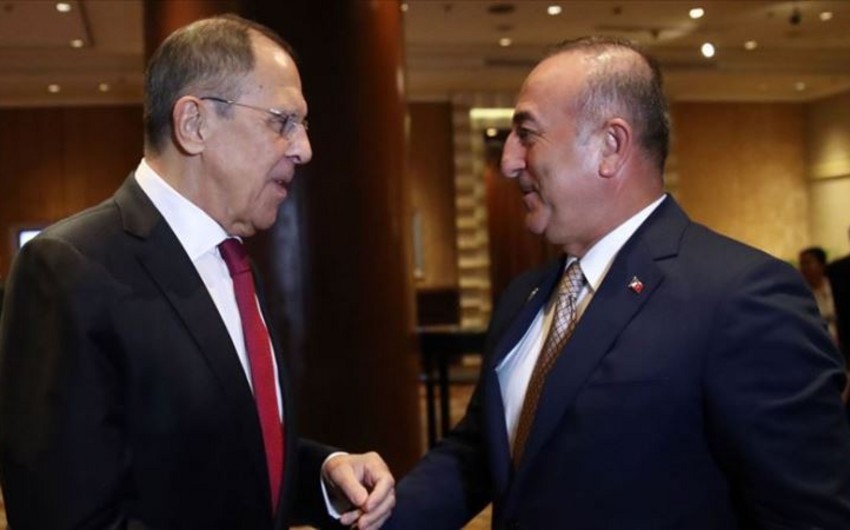 Главы МИД Турции и РФ обсудили напряженность между Арменией и Азербайджаном 