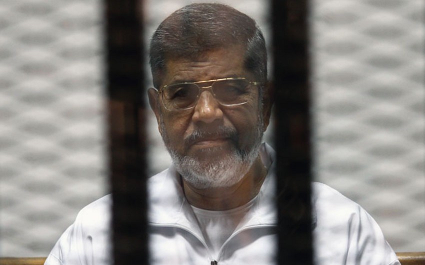 Мурси пожаловался на неподходящее питание в тюрьме
