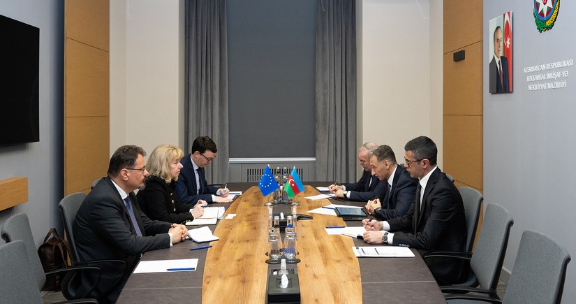 Azerbaijan, EU mull development of co-op regarding Middle Corridor