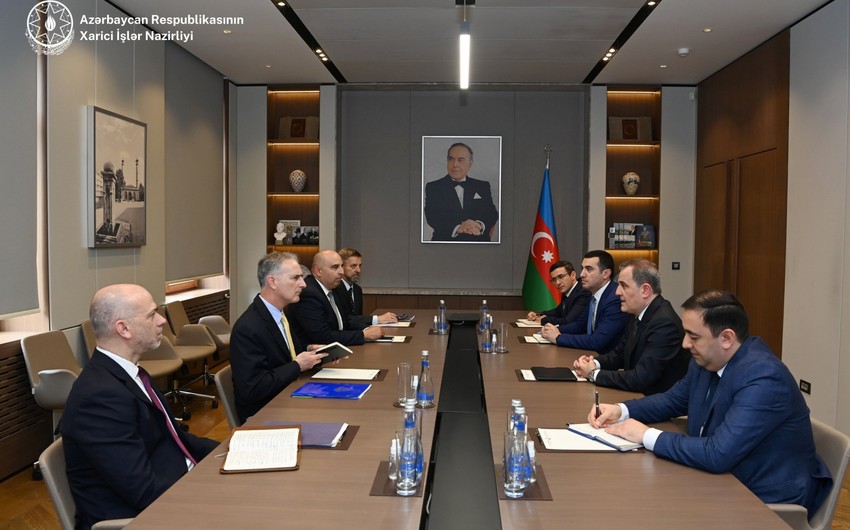 Глава МИД Азербайджана обсудил с представителем Госдепа мирный процесс с Арменией