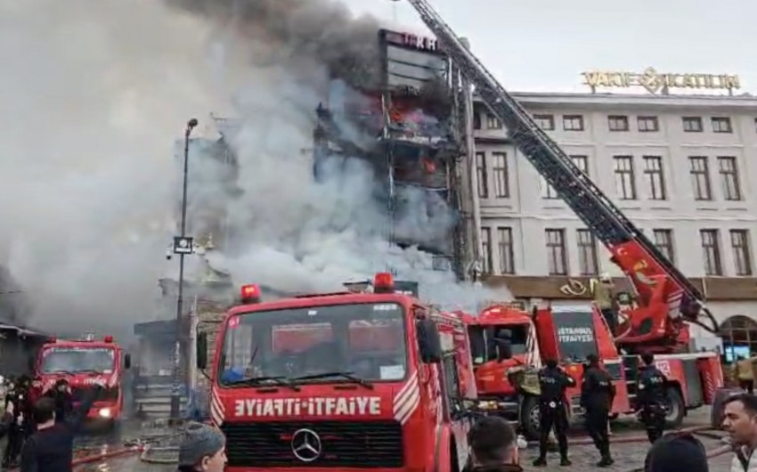 Пожар в ресторане в центре Стамбула потушен