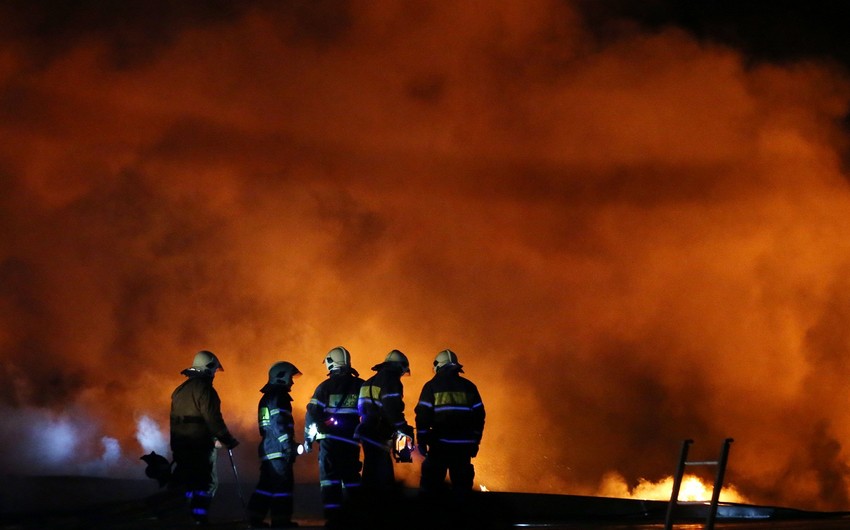 При пожаре в Москве погиб один человек, еще девять пострадали