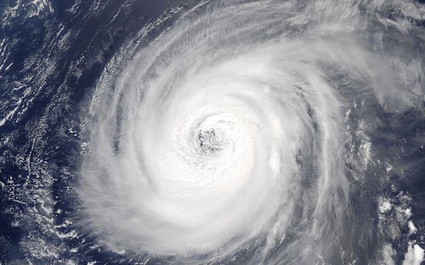 Тайфун Нору обрушился на японские острова, один человек погиб