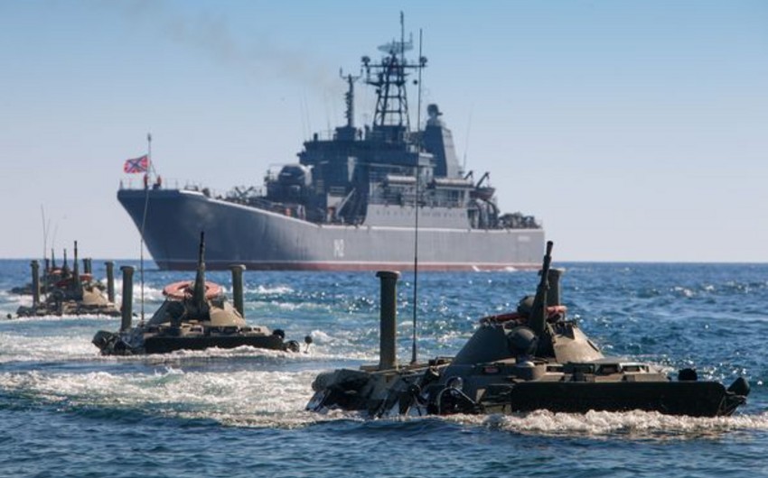 Российская флотилия провела антитеррористические учения на Каспии