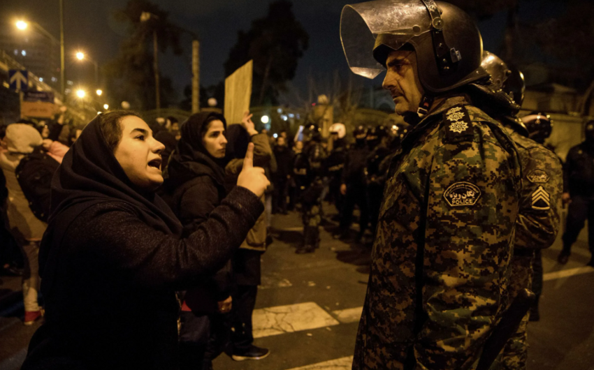 İranda repressiyalar zamanı 448 nəfər öldürülüb