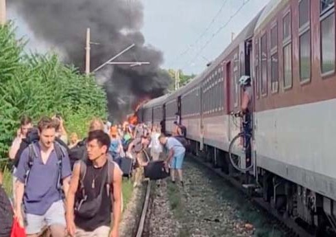 Число жертв столкновения поезда с автобусом в Словакии увеличилось до семи человек