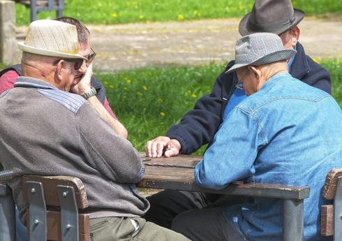 Франция приняла закон о повышении пенсионного возраста с 62 до 64 лет