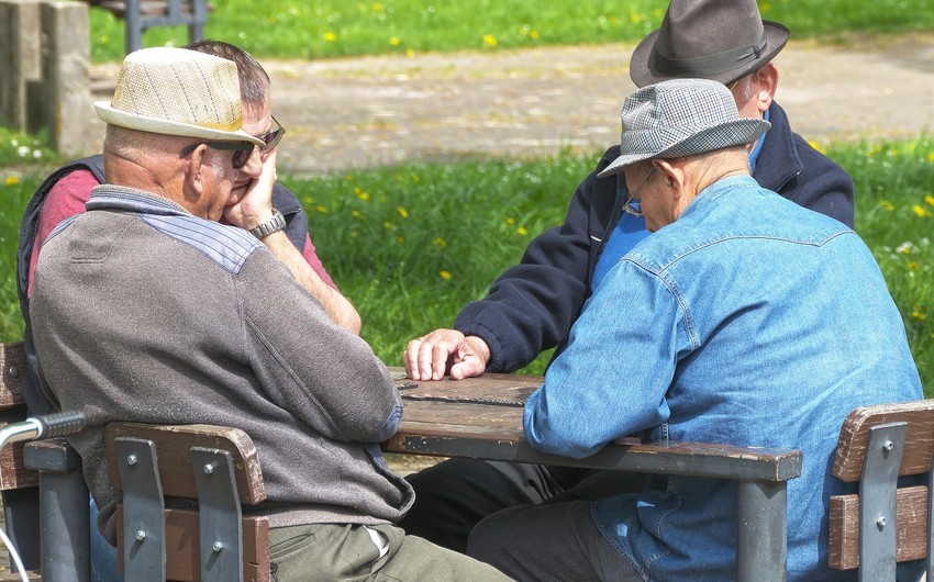 Франция приняла закон о повышении пенсионного возраста с 62 до 64 лет