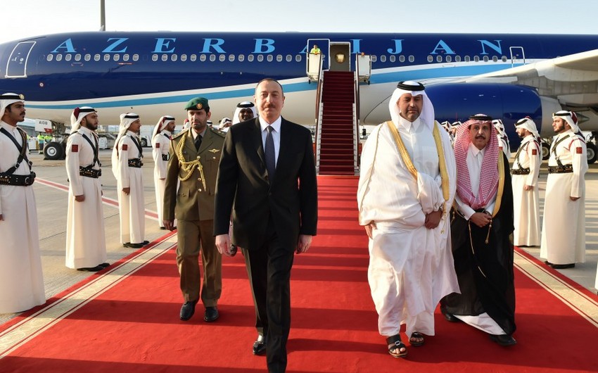 Президент Азербайджана Ильхам Алиев прибыл с официальным визитом в Катар