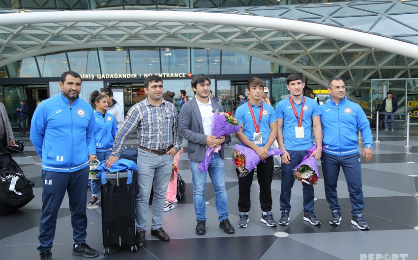 Azerbaijani national team participating in world judo championship returns to Baku