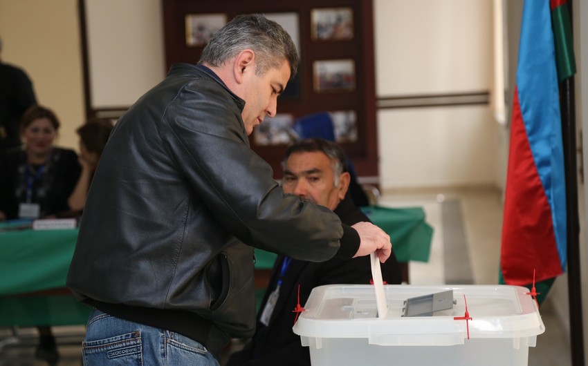 ЦИК Азербайджана: До 17:00 проголосовало 50,1 процентов избирателей