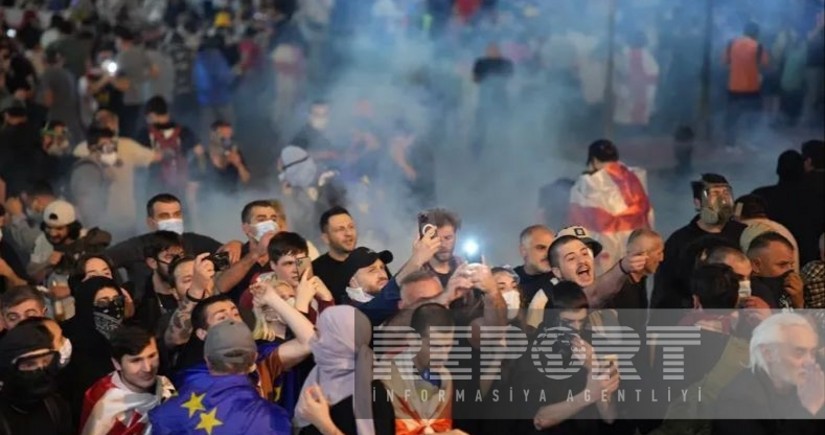В Тбилиси возобновлена акция протеста против законопроекта об иноагентах