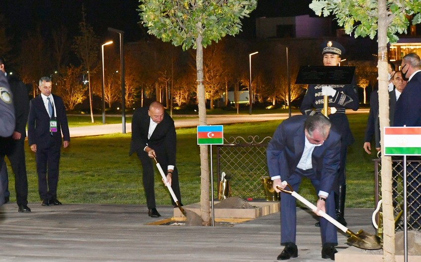 Heads of states of Shanghai Cooperation Organization summit plant trees