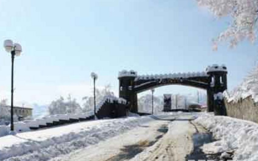 ​Снег создал некоторые проблемы в Лерике и Ярдымлы - ФОТО