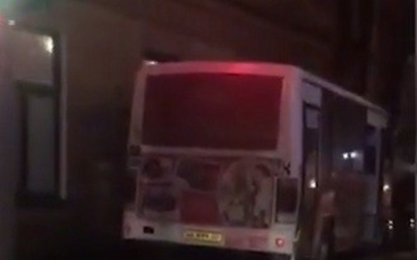 Автобус столкнулся с легковушкой в Краснодаре, 14 человек пострадали