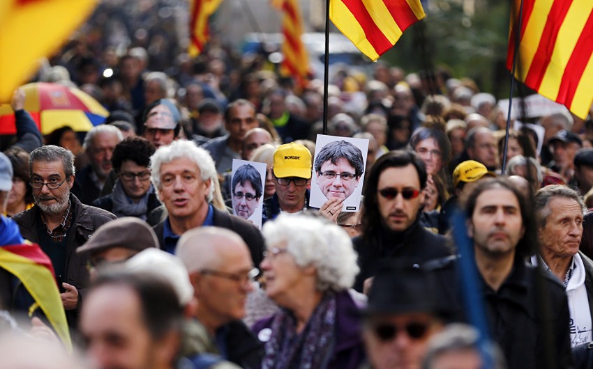 В Барселоне более 20 человек пострадали в результате столкновений - ОБНОВЛЕНО