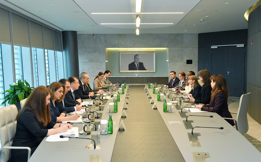 Azerbaijan reviews priorities of bilateral co-op with World Bank