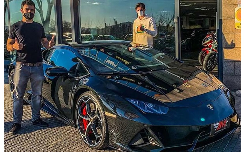 Barselonanın 22 yaşlı oyunçusu ilk qolunu vurub Lamborghini aldı