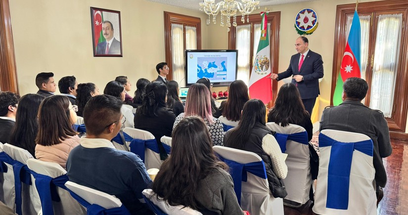 Students at Mexico's National Polytechnic Institute receive lecture on COP29