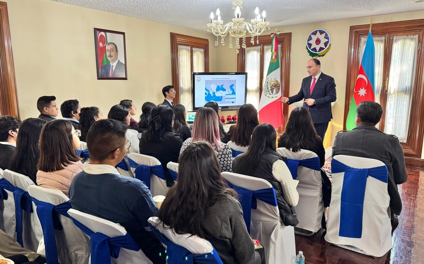 Students at Mexico's National Polytechnic Institute receive lecture on COP29