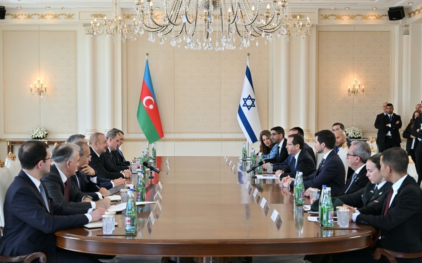 Presidents of Azerbaijan and Israel hold expanded meeting in Baku