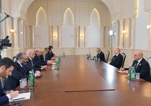 Президент Ильхам Алиев принял министра окружающей среды и энергетической безопасности Италии 
