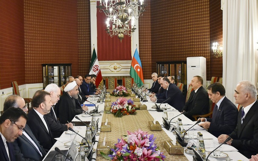 Состоялась встреча президентов Азербайджана и Ирана в расширенном составе