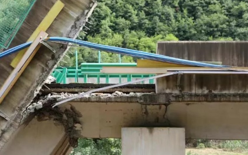 11 dead after bridge collapses in northwest China