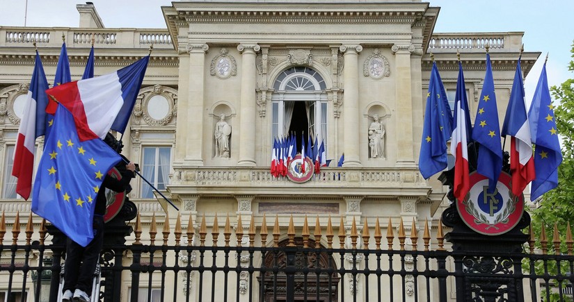 МИД Франции сообщил о 51 нападении на кандидатов на выборы в парламент