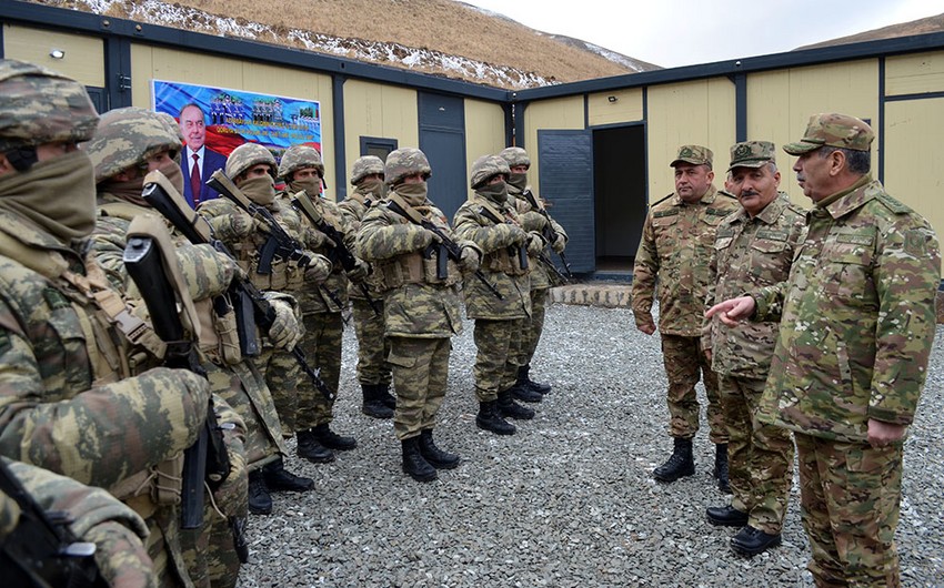 Закир Гасанов посетил воинские части, дислоцированные на границе с Арменией