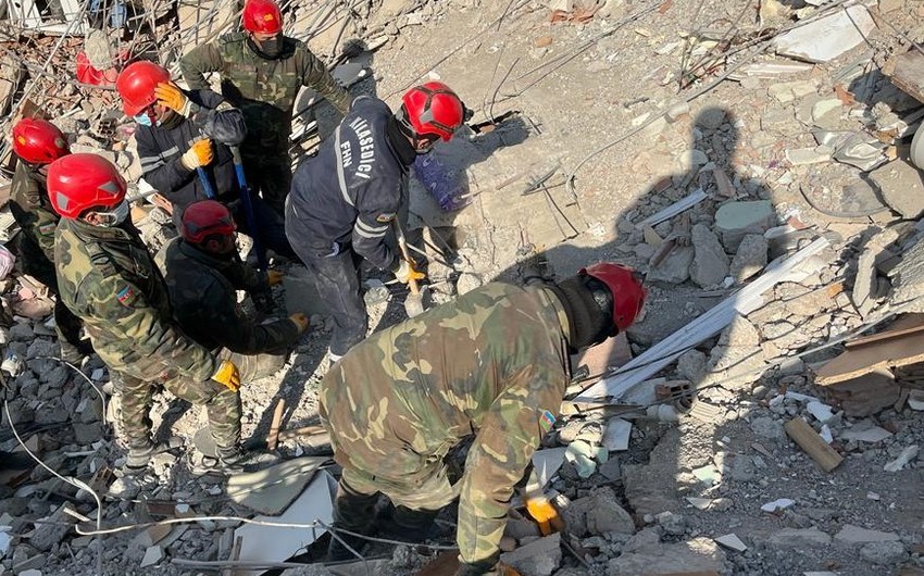 Azerbaijani rescuers save 51 people from rubble in Turkiye