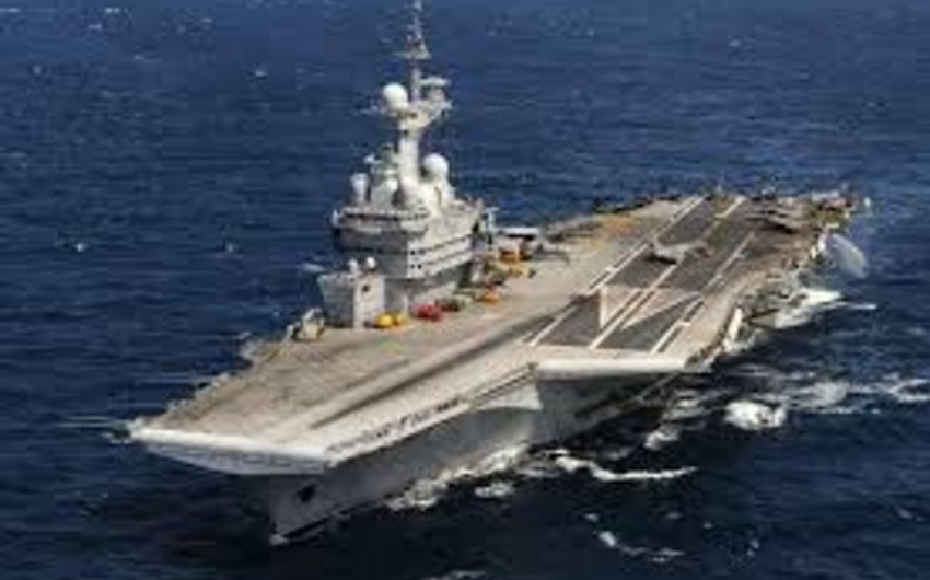 Олланд: авианосец Шарль де Голль будет передислоцирован в Персидский залив