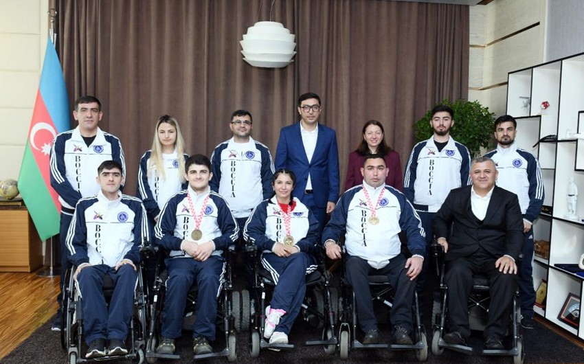 Fərid Qayıbov beynəlxalq yarışda qızıl medal qazanan paralimpiyaçıları qəbul edib