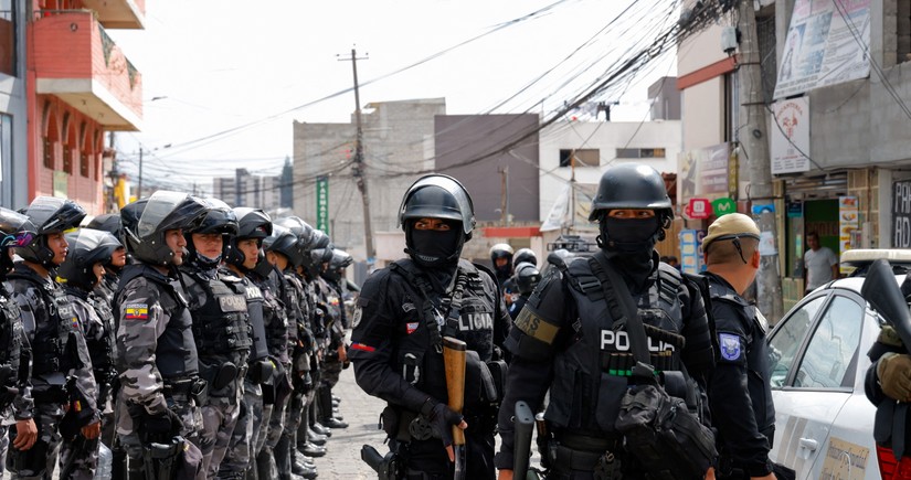 В Эквадоре объявили ЧП в пяти провинциях для борьбы с преступностью