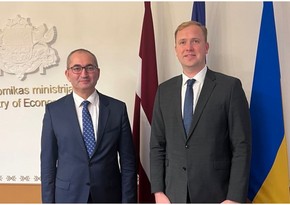 Azerbaijani envoy mulls Baku-Riga economic co-op with Latvian minister