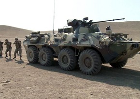 Crews of armored vehicles improve their combat skills