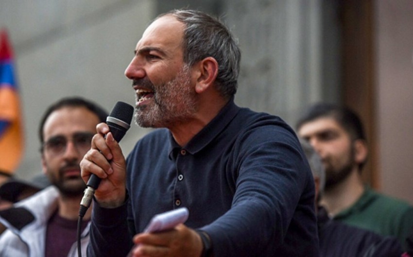 Никол Пашинян объявил о начале бархатной революции в Армении