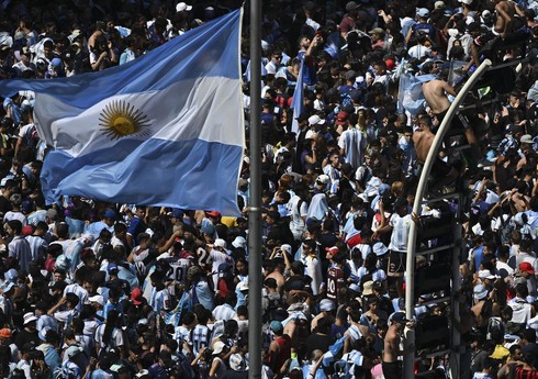 Более 3 млн человек вышли на улицы Буэнос-Айреса для встречи со сборной по футболу