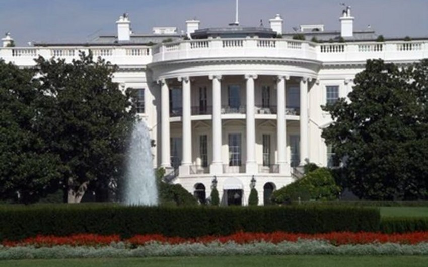 Белый дом закрыли на вход и выход из-за проникновения неизвестного