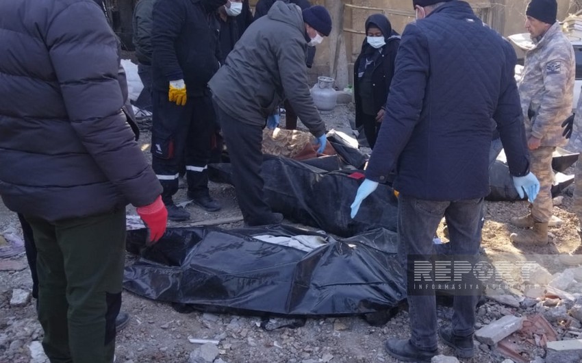 Azerbaijani rescuers remove 11 more bodies from wreckage of building in Türkiye's quake-hit city