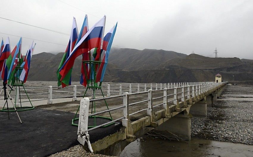 Azerbaijan, Russia halt mutual travels