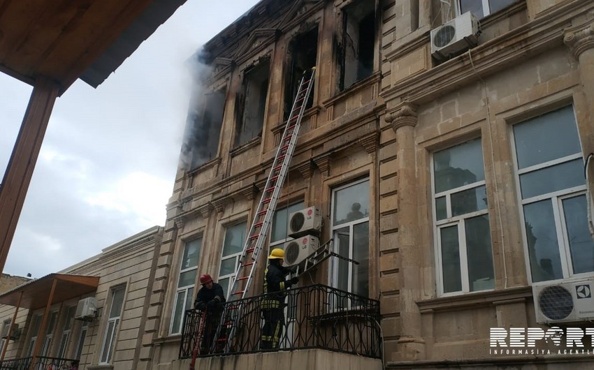 Пожар в здании в центре Баку потушен - ФОТО - ВИДЕО - ОБНОВЛЕНО