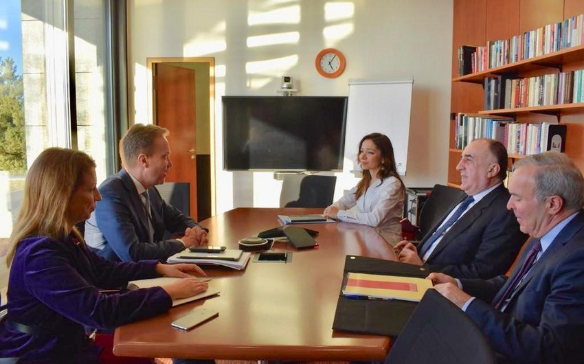 Elmar Mammadyarov meets with President of World Economic Forum